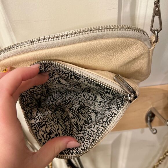 Rebecca minkoff beige crossbody purse silver hardware - Picture 3 of 6